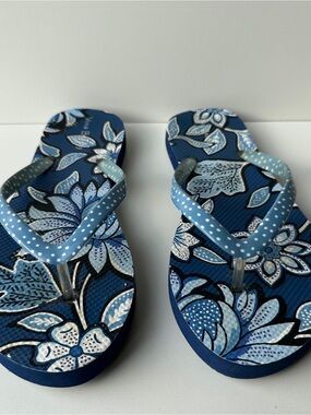 Vera Bradley Blue Floral Flip Flops Polka Dot Thong Sandals Women's Size 5-6